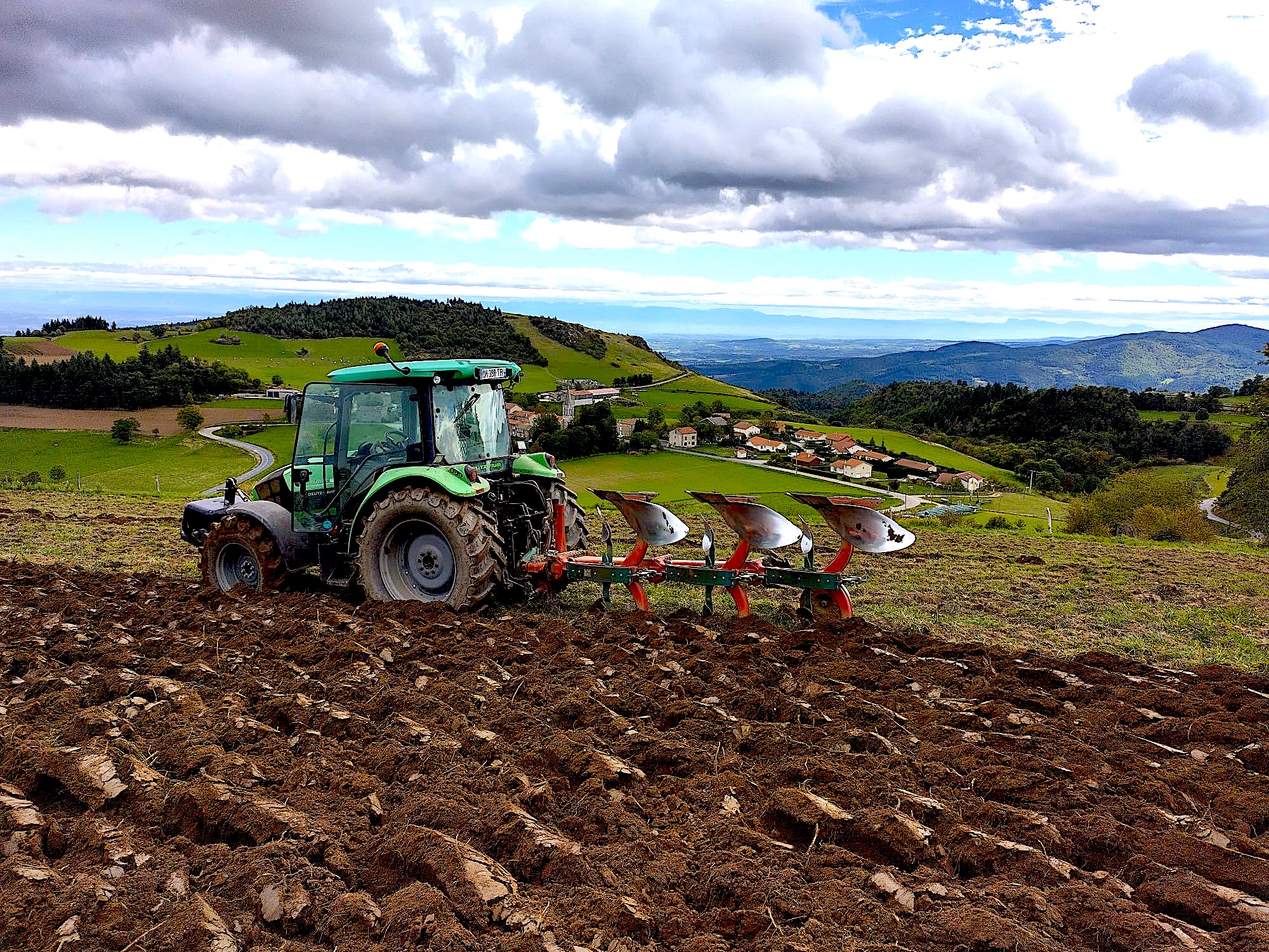 la saison des labours à Burdignes Pilat