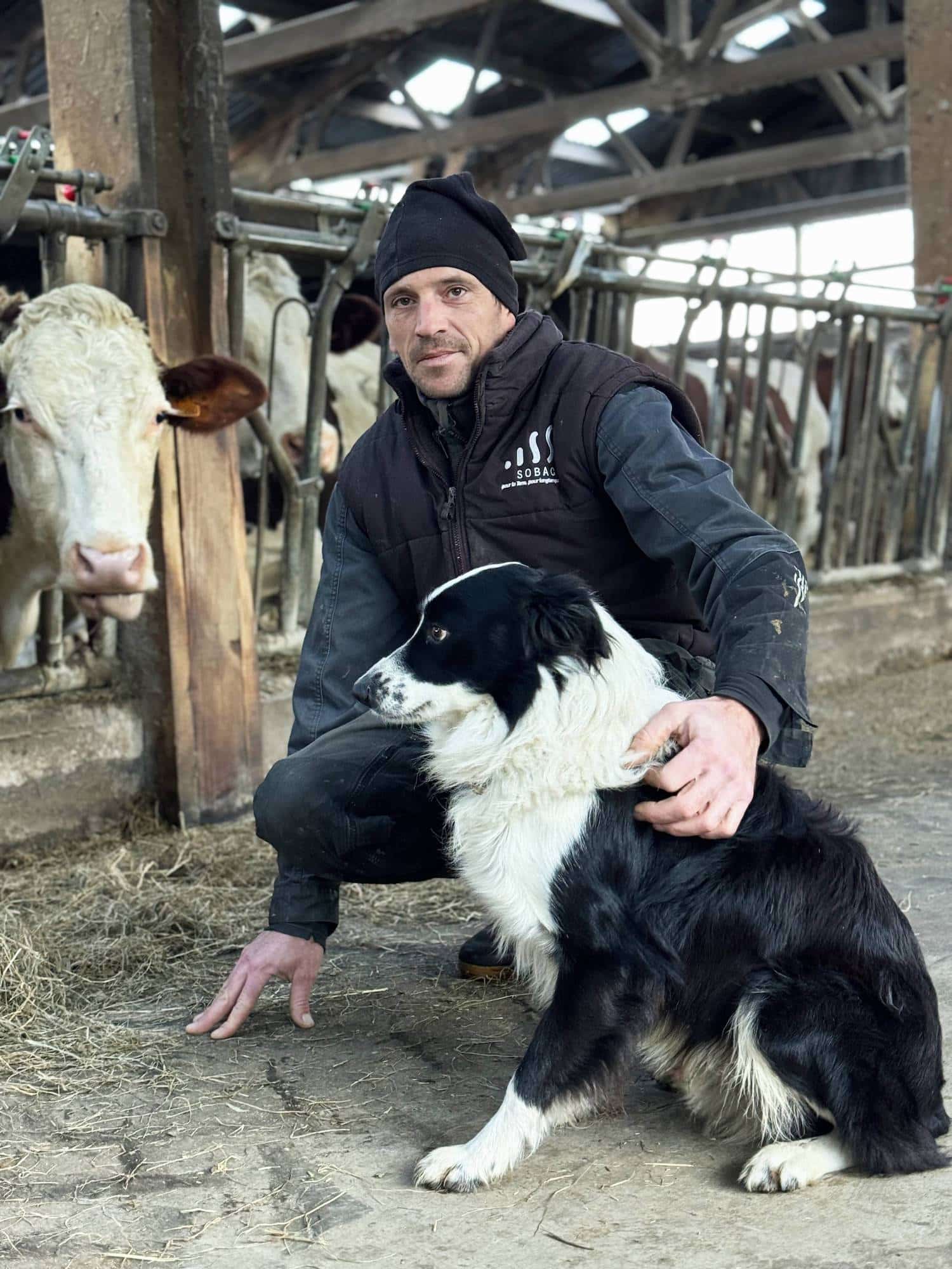 Damien agriculteur à Burdignes avec son Border Collie
