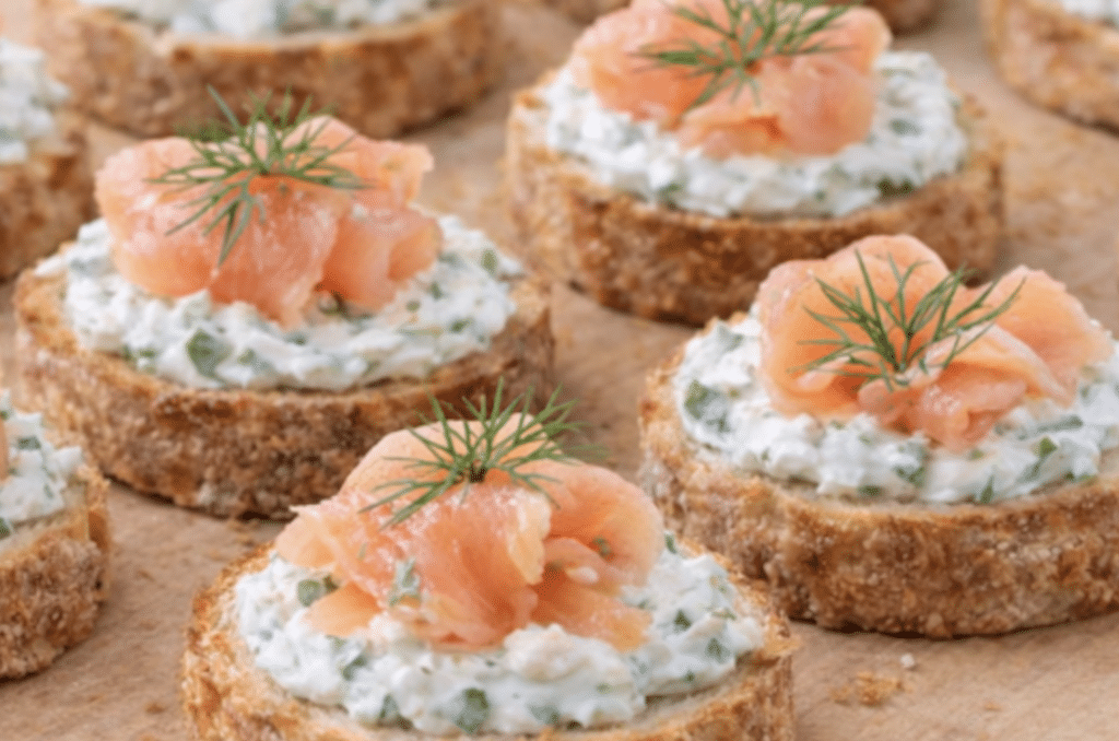 Faisselle canapé saumon de la fromagerie les 4 fermes
