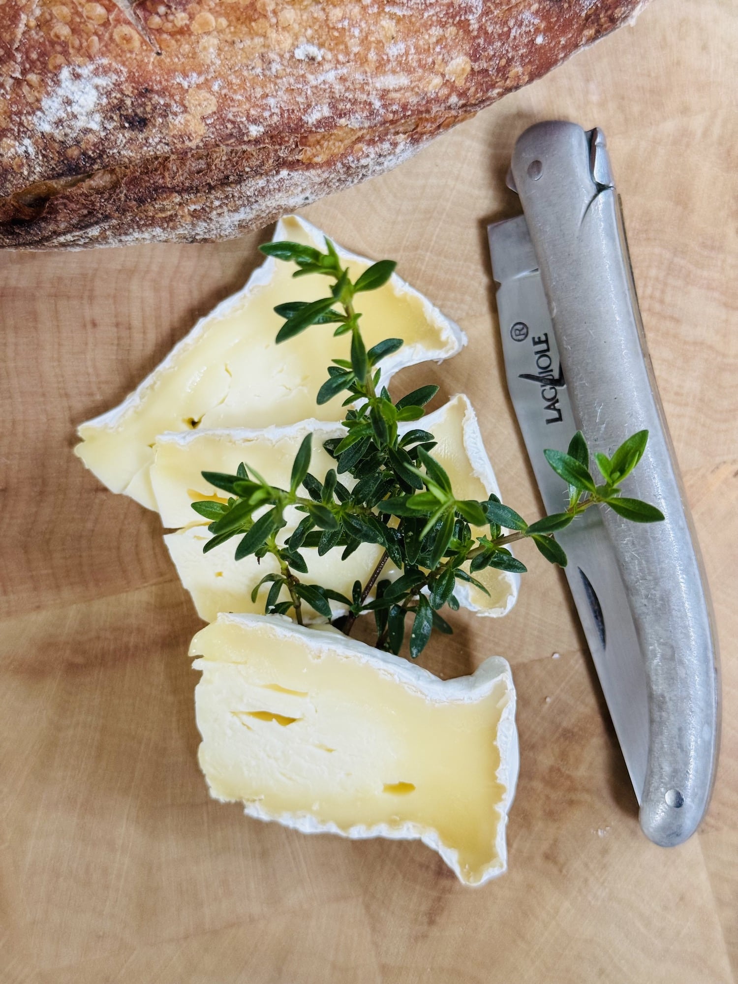 Fondant du Pilat fromagerie les 4 fermes couteau laguiole