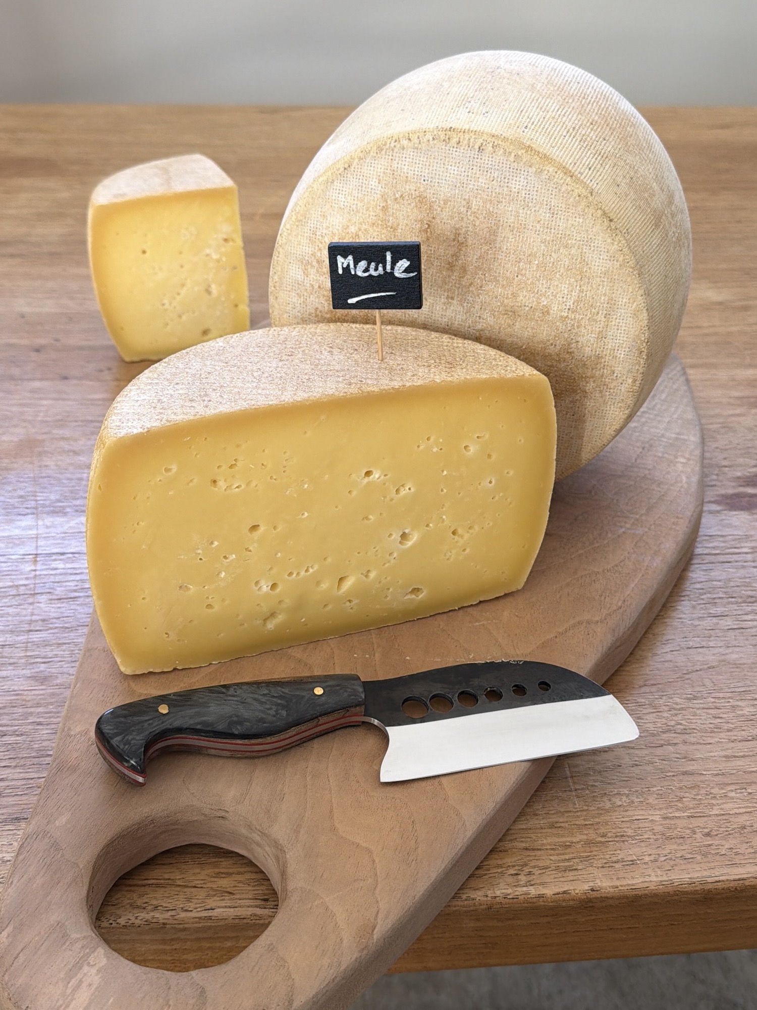 Meule du Pilat fabriquée par la Fromagerie Les 4 Fermes