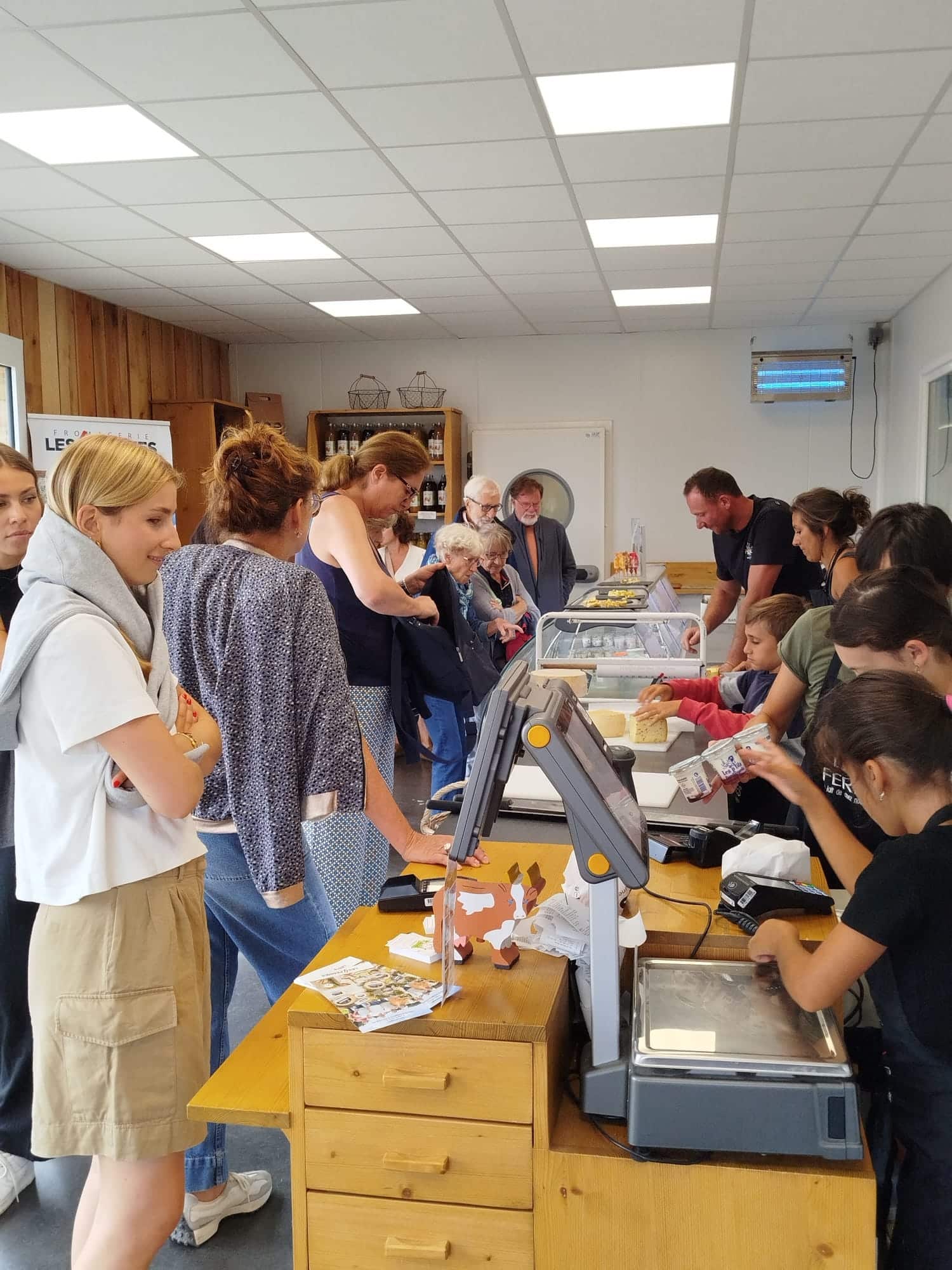 notre magasin sera ouvert pour la vente de fromages